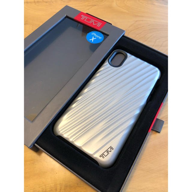 TUMI(トゥミ)のiPhoneXS/Xケース TUMI 19 Degree Case シルバー スマホ/家電/カメラのスマホアクセサリー(iPhoneケース)の商品写真