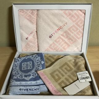 ジバンシィ(GIVENCHY)の★ yumi様専用！　ジバンシー  バスマット・タオル ４点セット(タオル/バス用品)