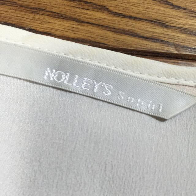 NOLLEY'S(ノーリーズ)のNOLLEYS. オフホワイトブラウス レディースのトップス(シャツ/ブラウス(半袖/袖なし))の商品写真