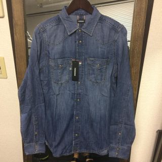 ディーゼル(DIESEL)の【新品】DIESEL ライトオンス ウエスタンデニムシャツ Mサイズ(シャツ)