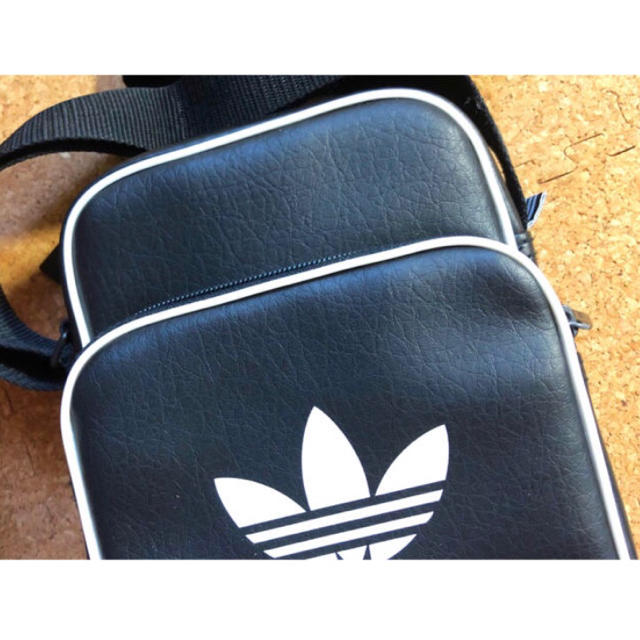 adidas(アディダス)のadidas ポシェット レディースのバッグ(ショルダーバッグ)の商品写真