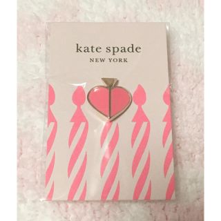 ケイトスペードニューヨーク(kate spade new york)のkate spade  ピンバッチ(ハンドバッグ)