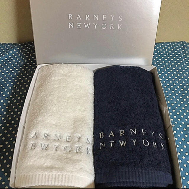 BARNEYS NEW YORK(バーニーズニューヨーク)の★ バーニーズ ニューヨーク フェイスタオル ２枚 インテリア/住まい/日用品の日用品/生活雑貨/旅行(タオル/バス用品)の商品写真