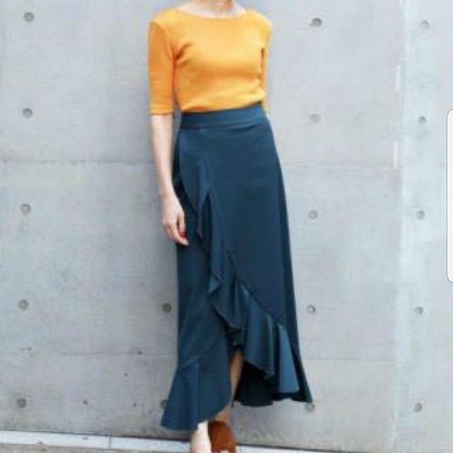 IENA(イエナ)の新品　イエナ　ラッフルフリル　スカート　ロングスカート　スカート　34 レディースのスカート(ロングスカート)の商品写真