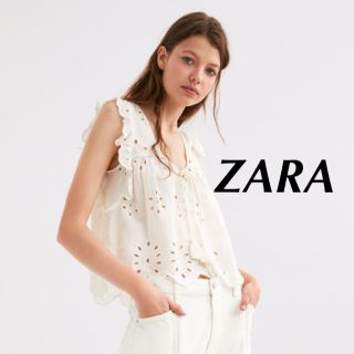 ザラ(ZARA)の新品 ZARA カットワーク刺繍入りブラウス 肩フリル L トップス (シャツ/ブラウス(半袖/袖なし))