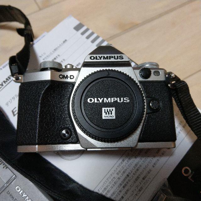 OLYMPUS オリンパス E-M5 Mark II ボディ（シルバー）