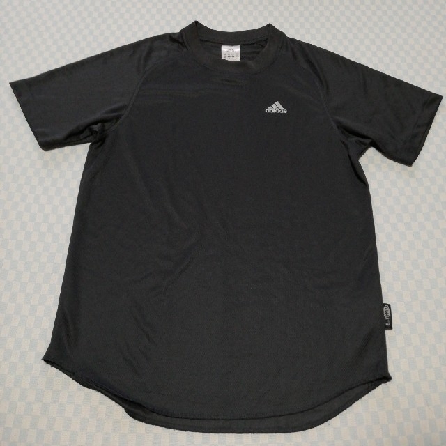 adidas(アディダス)の美品　アディダスＴシャツ　XSサイズ レディースのトップス(Tシャツ(半袖/袖なし))の商品写真