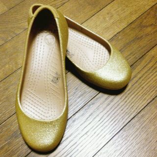 クロックス(crocs)の美品！クロックスW6(ハイヒール/パンプス)