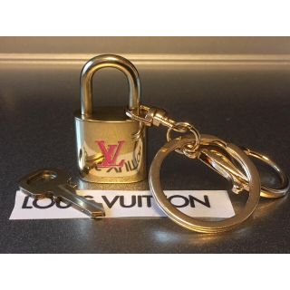 ルイヴィトン(LOUIS VUITTON)のルイヴィトン カデナ/鍵／南京錠バッグチャームにどうぞ(キーホルダー)