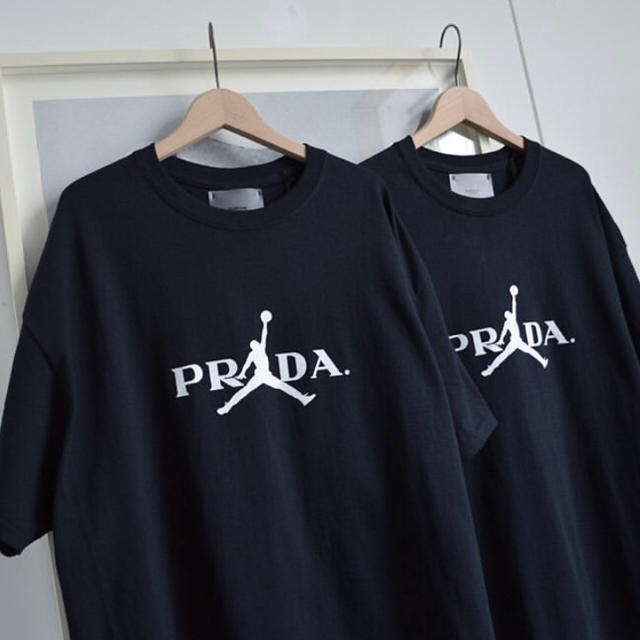 is-ness - prada jordan ビッグTシャツ ロゴ 別 