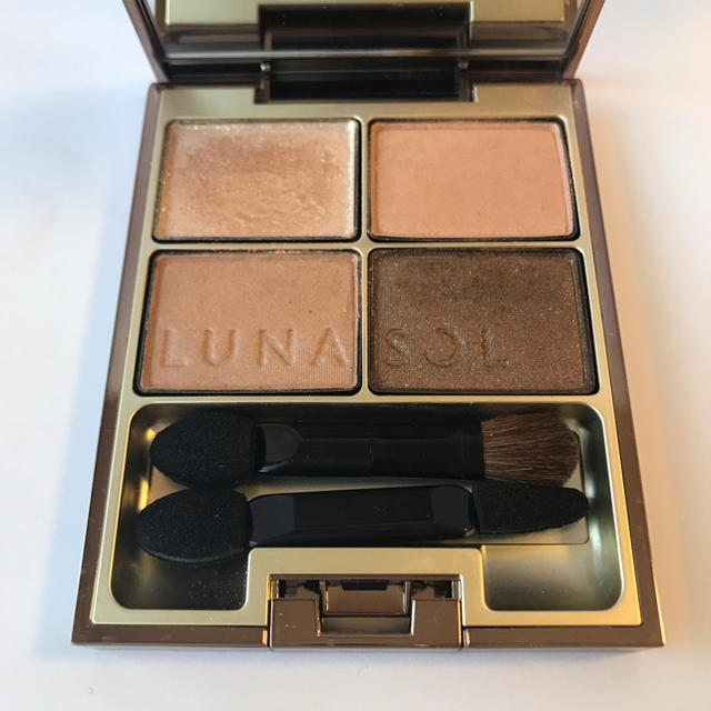 LUNASOL(ルナソル)のLUNASOL スキンモデリングアイズ 01 コスメ/美容のベースメイク/化粧品(アイシャドウ)の商品写真