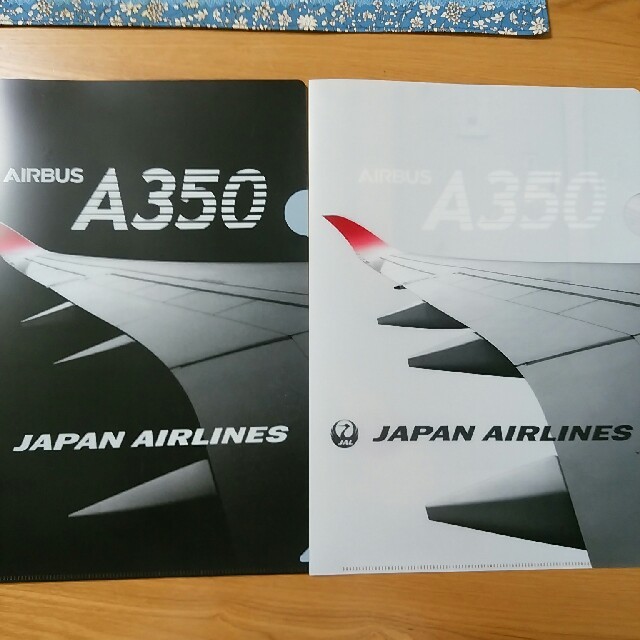 JAL(日本航空)(ジャル(ニホンコウクウ))のJAL新機種A350　クリアファイル2枚セット エンタメ/ホビーのテーブルゲーム/ホビー(航空機)の商品写真