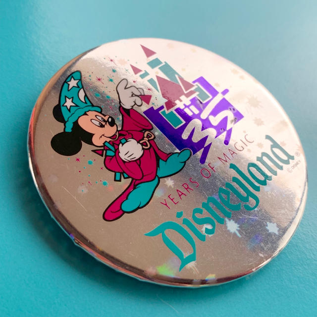 Disney ディズニーランド 35周年記念 ミッキー 缶バッジの通販 By Nao S Shop ディズニーならラクマ