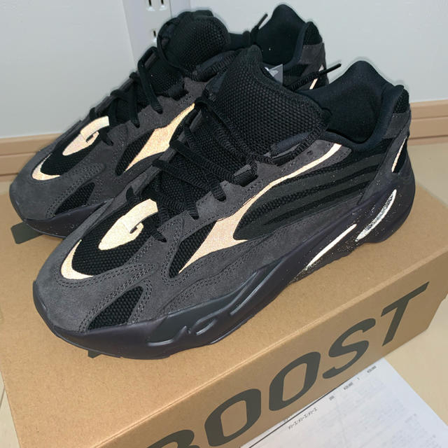 adidas Yeezy Boost 700 V2 vanta 新品未使用品