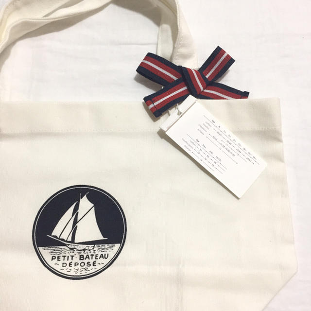 PETIT BATEAU(プチバトー)の新品未使用 プチバトー リボン付きトートバッグ キッズ/ベビー/マタニティのこども用バッグ(トートバッグ)の商品写真