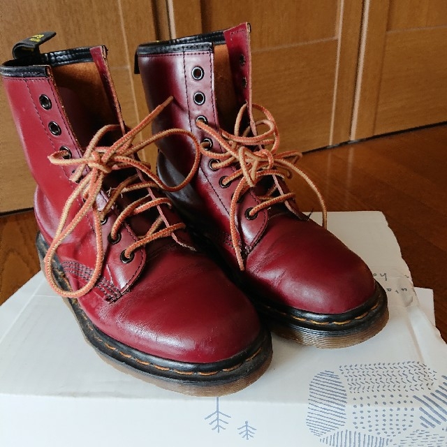 Dr.Martens(ドクターマーチン)の専用です  ドクターマーチン  8ホール レディースの靴/シューズ(ブーツ)の商品写真