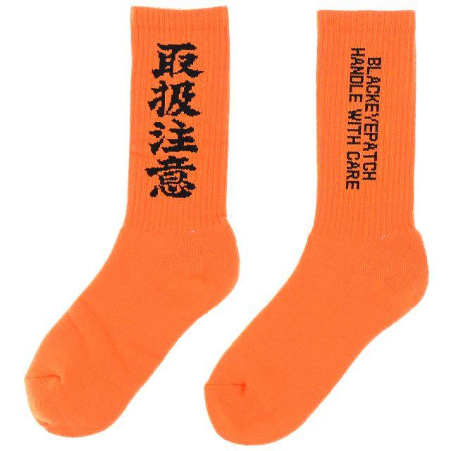 BLACK EYE PATCH / HANDLE WITH CARE SOCKS メンズのレッグウェア(ソックス)の商品写真