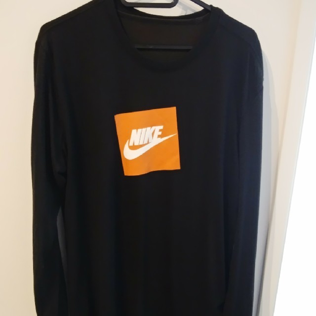 NIKE(ナイキ)のNIKE　ロングスリーブ　Tｼｬﾂ　新品未使用 メンズのトップス(Tシャツ/カットソー(七分/長袖))の商品写真