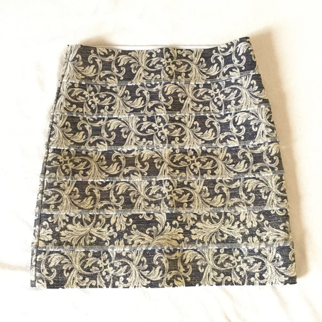 MURUA(ムルーア)のMURUA ラメ柄タイトスカート レディースのスカート(ミニスカート)の商品写真
