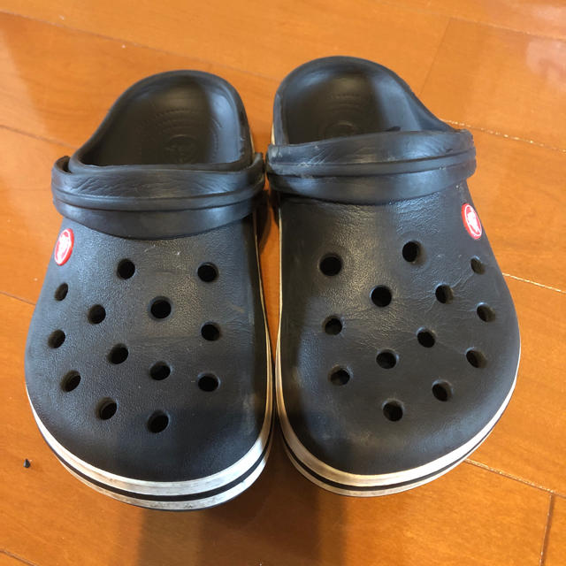 crocs(クロックス)のクロックス 21cm 黒 キッズ/ベビー/マタニティのキッズ靴/シューズ(15cm~)(サンダル)の商品写真