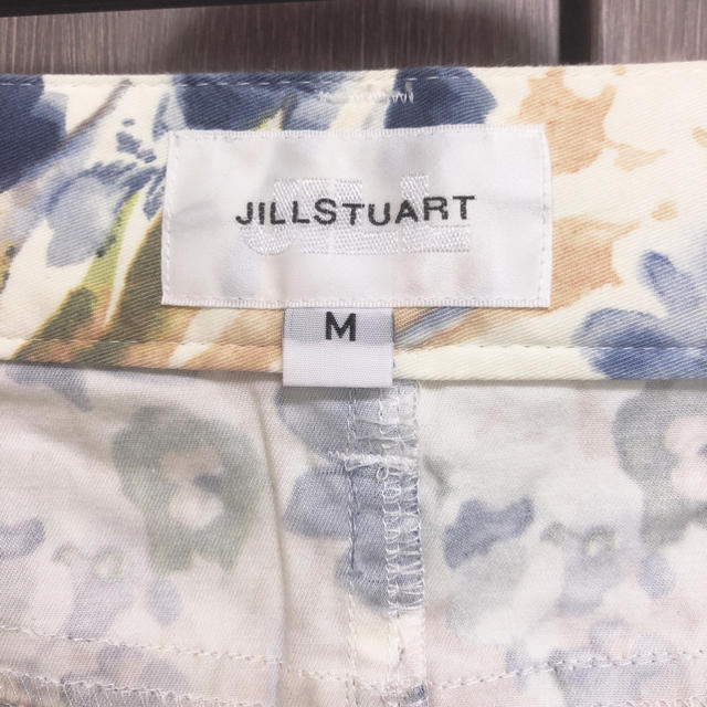 JILL by JILLSTUART(ジルバイジルスチュアート)のジルバイジルスチュアート 花柄パンツ レディースのパンツ(カジュアルパンツ)の商品写真