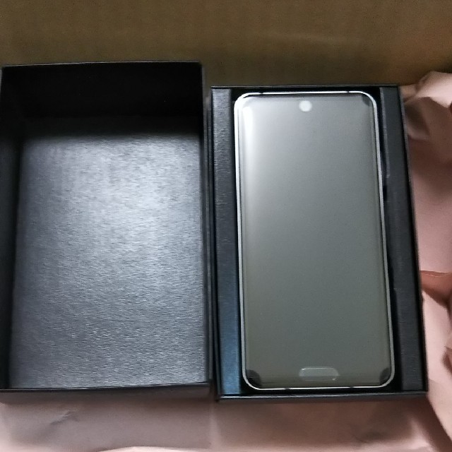 スマートフォン/携帯電話AQUOS R2 compact ブラック　SHM09X5B