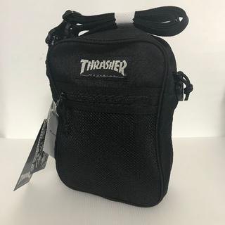 スラッシャー(THRASHER)のTHRASHER BAG ショルダーバックTHRSG123 BLK/WHT 黒(ショルダーバッグ)