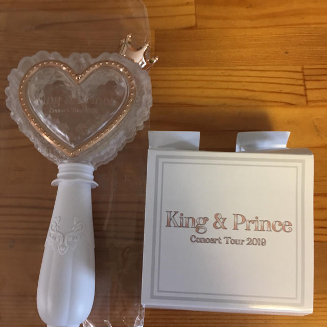 Johnny's(ジャニーズ)のKing & Prince 2019ライブグッズ ペンライト エンタメ/ホビーのタレントグッズ(アイドルグッズ)の商品写真