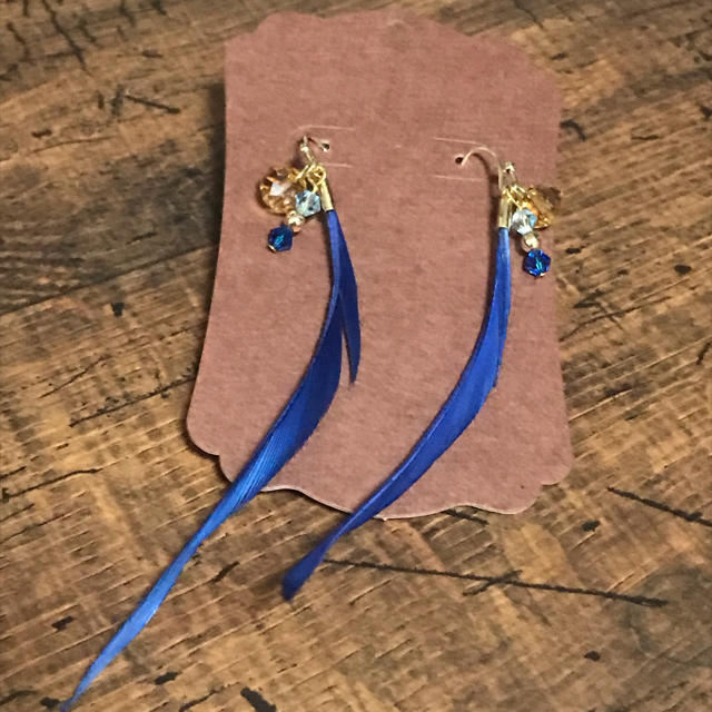 ブルーバード 青い羽根のロングピアス ハンドメイドの通販 By あいん S Shop ラクマ ブルーバード 青い羽根のロングピアス ハンドメイドの通販 By あいん S Shop ラクマ