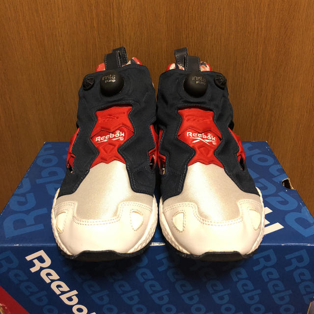 Reebok(リーボック)のReebok INSTA PUMP FURY メンズの靴/シューズ(スニーカー)の商品写真