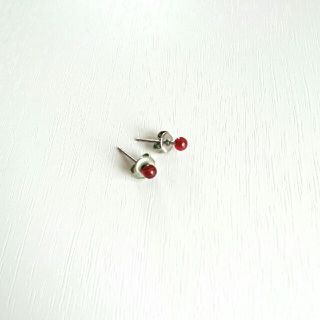 赤色 ピアス(ピアス)