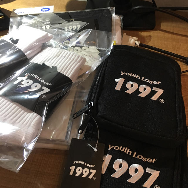 GDC(ジーディーシー)のYouth loser バッグ メンズのバッグ(ショルダーバッグ)の商品写真