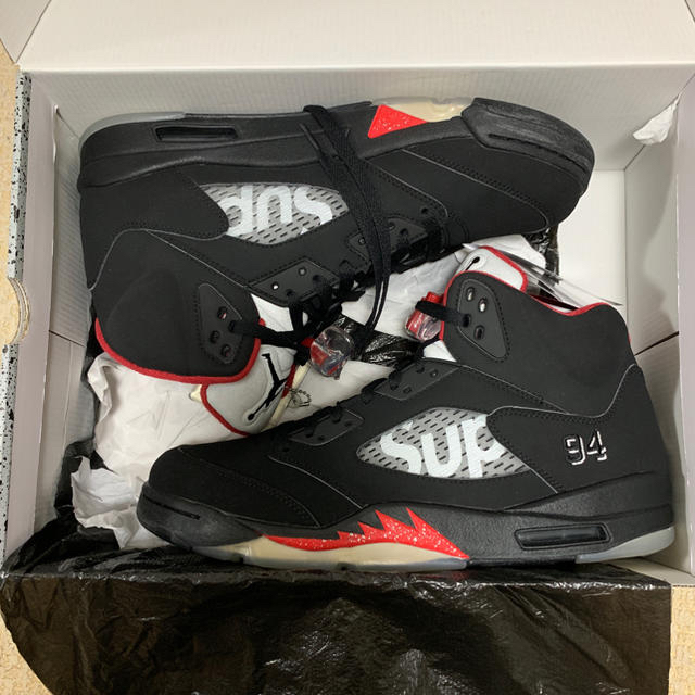 Supreme(シュプリーム)の新品！supreme  nike air Jordan 5 メンズの靴/シューズ(スニーカー)の商品写真