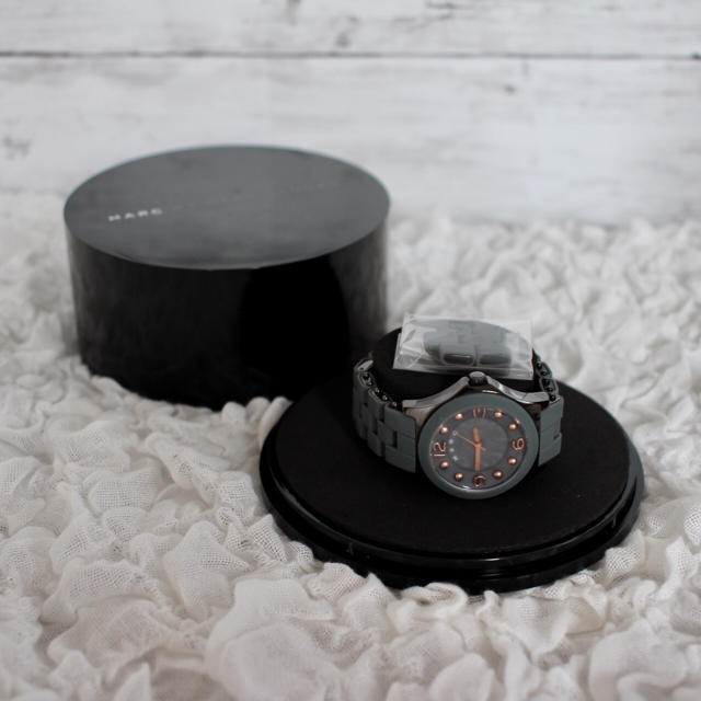 MARC BY MARC JACOBS(マークバイマークジェイコブス)のマークバイマークジェイコブス 腕時計 レディースのファッション小物(腕時計)の商品写真