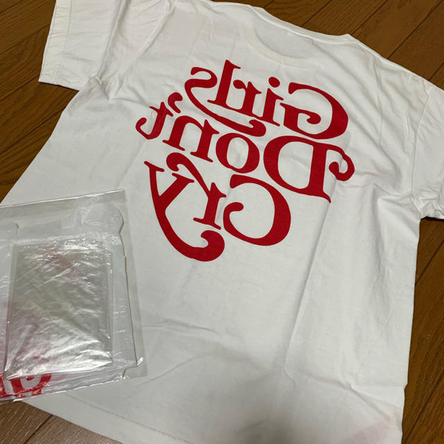 girls don't cry tシャツ 反転 ロゴ