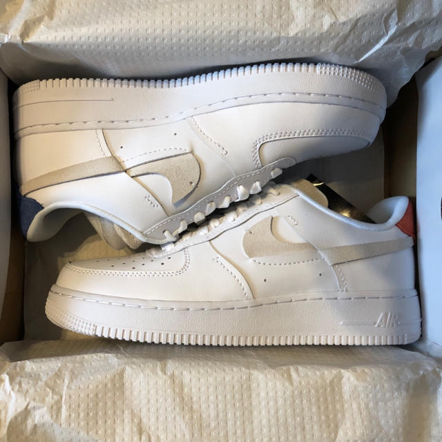 NIKE(ナイキ)のNIKE AIR FORCE 1 VANDALIZED LX WMNS 27.5 メンズの靴/シューズ(スニーカー)の商品写真