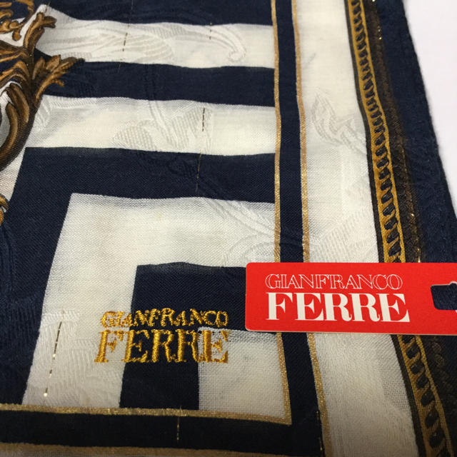 Gianfranco FERRE(ジャンフランコフェレ)のFERRE 大判ハンカチ　新品 レディースのファッション小物(ハンカチ)の商品写真