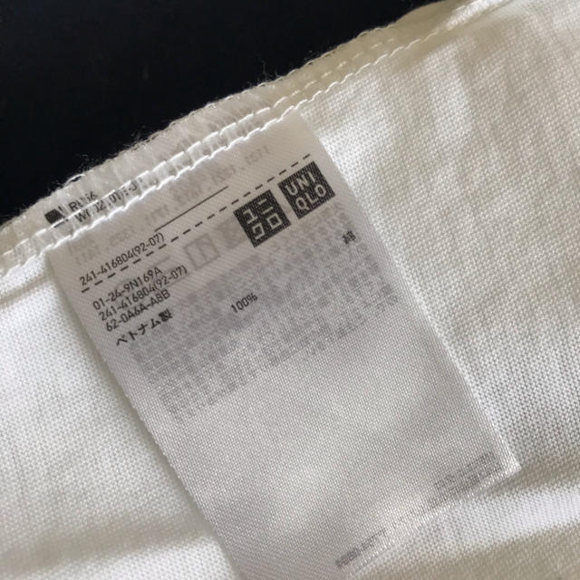 UNIQLO(ユニクロ)の【未使用】UNIQLOノースリーブTシャツ2枚 レディースのトップス(Tシャツ(半袖/袖なし))の商品写真