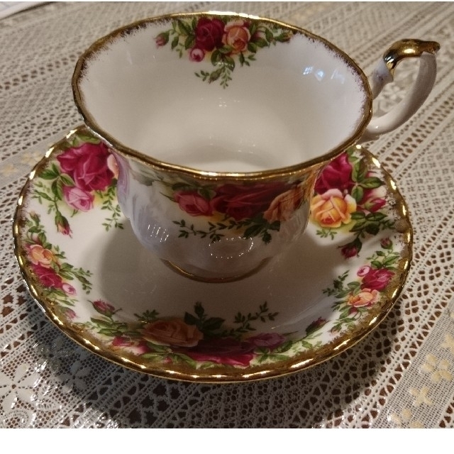 ROYAL ALBERT(ロイヤルアルバート)のROYAL ALBERT ティーカップ&ソーサー インテリア/住まい/日用品のキッチン/食器(グラス/カップ)の商品写真