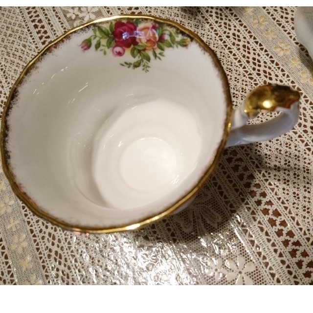 ROYAL ALBERT(ロイヤルアルバート)のROYAL ALBERT ティーカップ&ソーサー インテリア/住まい/日用品のキッチン/食器(グラス/カップ)の商品写真