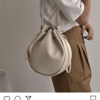 トゥデイフル(TODAYFUL)の美品！lavishgate サークルバッグ ベージュ(ショルダーバッグ)