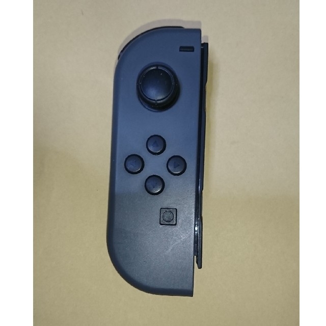 Nintendo Switch(ニンテンドースイッチ)の【動作問題なし】Nintendo Switch ジョイコン左 グレー エンタメ/ホビーのゲームソフト/ゲーム機本体(携帯用ゲーム機本体)の商品写真