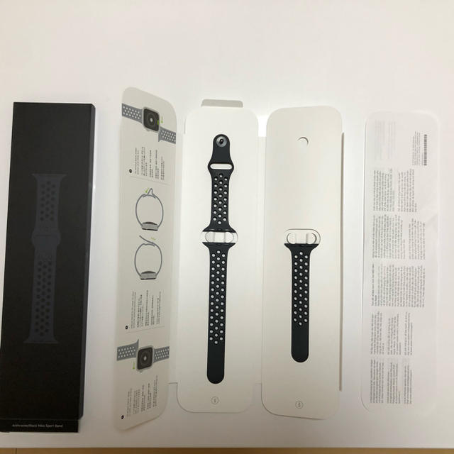 Apple Watch(アップルウォッチ)のApple Watch series4 ナイキコラボ バンド 40mm スマホ/家電/カメラのスマートフォン/携帯電話(その他)の商品写真