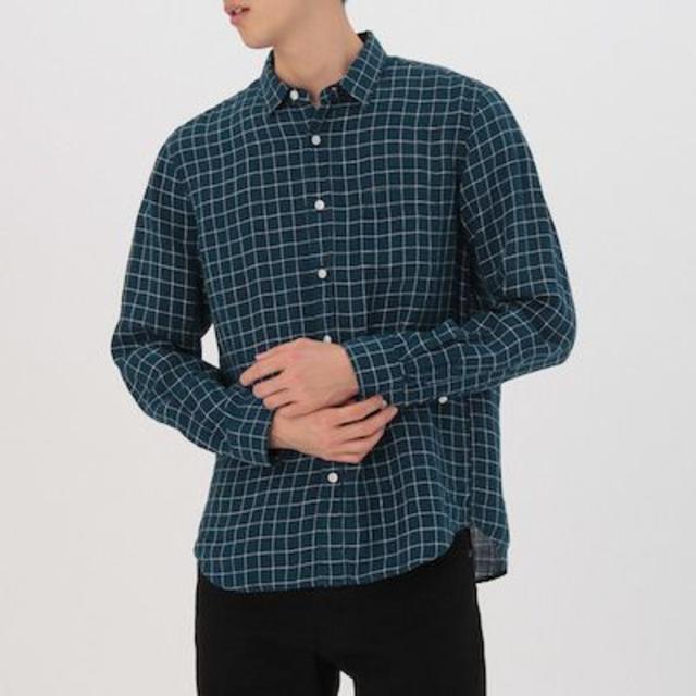 MUJI (無印良品)(ムジルシリョウヒン)の新品 無印良品 フレンチリネン洗いざらしチェックシャツ S・ネイビー メンズのトップス(Tシャツ/カットソー(七分/長袖))の商品写真