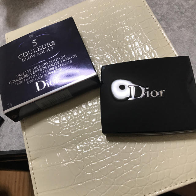 Dior アイシャドウ　サンククルール667