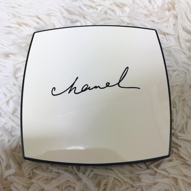 CHANEL(シャネル)の限定品 CHANEL レ ベーシュ プードゥル パウダー コスメ/美容のベースメイク/化粧品(フェイスパウダー)の商品写真