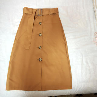 グレイル(GRL)のキャメル 前ボタン ベルト付き スカート 美品(ひざ丈スカート)
