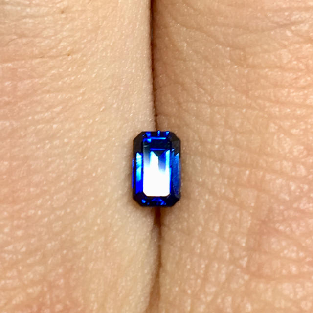 【よもぎ猫様お取り置き】0.3ct UP 天然 サファイア ルース 鑑別付 レディースのアクセサリー(リング(指輪))の商品写真