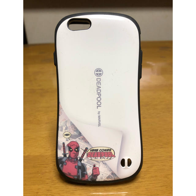 MARVEL(マーベル)のマーベル iPhone6S アイフェイス デッドプール スマホ/家電/カメラのスマホアクセサリー(iPhoneケース)の商品写真