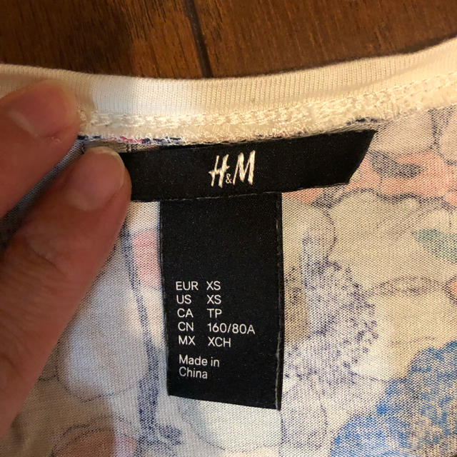 H&M(エイチアンドエム)のH&M Tシャツ レディースのトップス(Tシャツ(半袖/袖なし))の商品写真